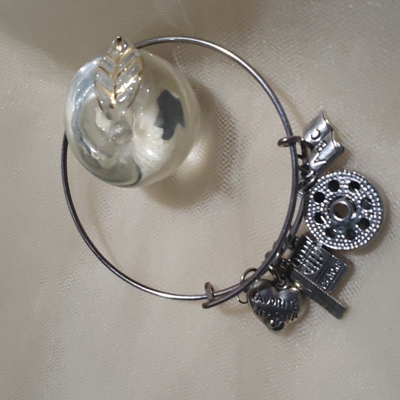 Favorite teacher charm bracelet - Picture 1 of 7